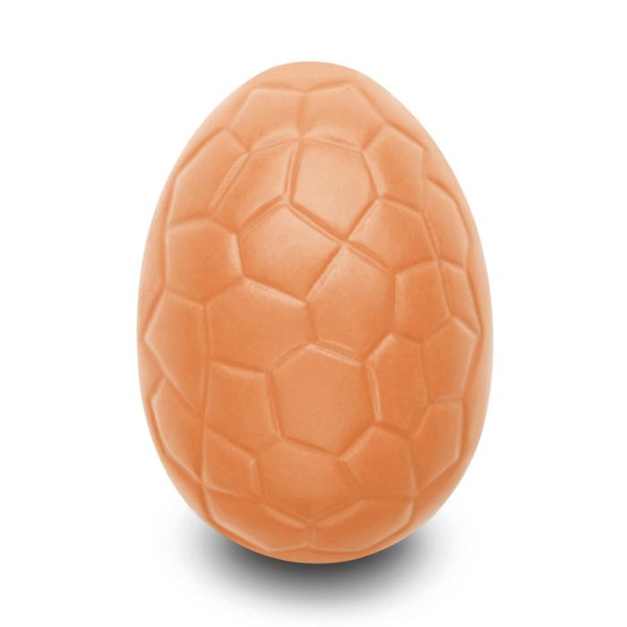 uovo pralinato mandorle e nocciole copertura di colore arancione di valrhona