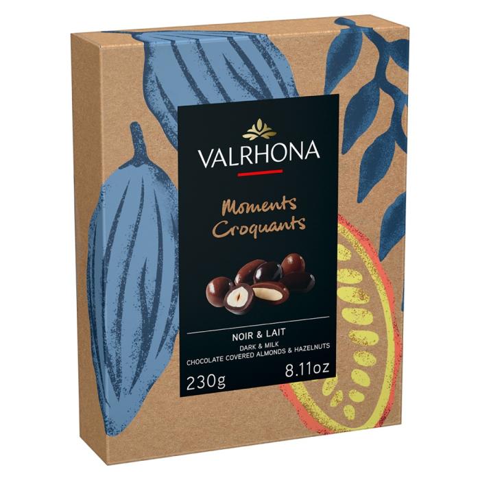 mandorle e nocciole ricoperte di cioccolato fondente e al latte di valrhona