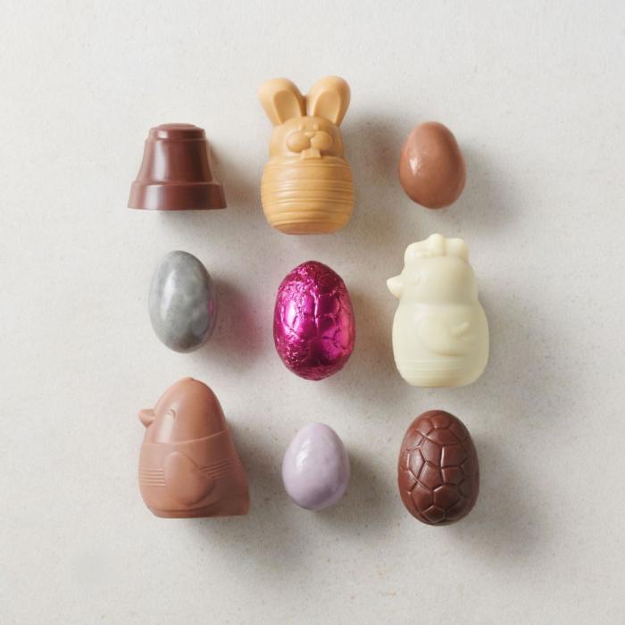 campana pralinato mandorle e nocciole modellaggio fondente di valrhona