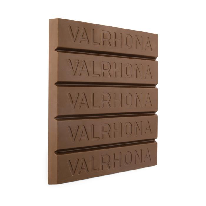 cioccolato al latte di copertura amatika 46 di valrhona
